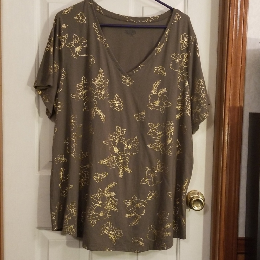 Lane Bryant olive w/gold foil floral tee. Sz 22/24